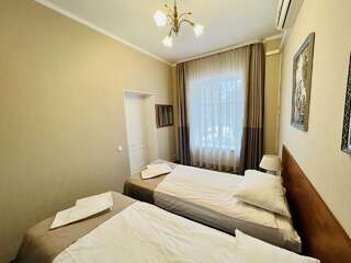 Гостиница Мон Плезир Химки Классический трехместный номер-9